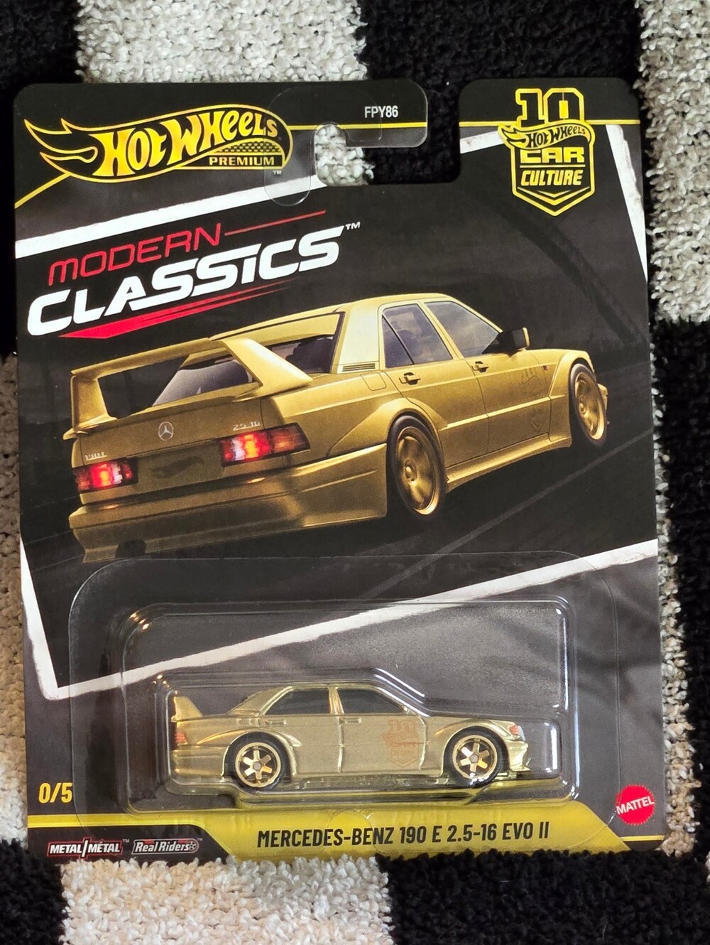 Chase! Hot Wheels Car Culture Modern Classics Mercedes-Benz 190 E 2.5-16 Evo II